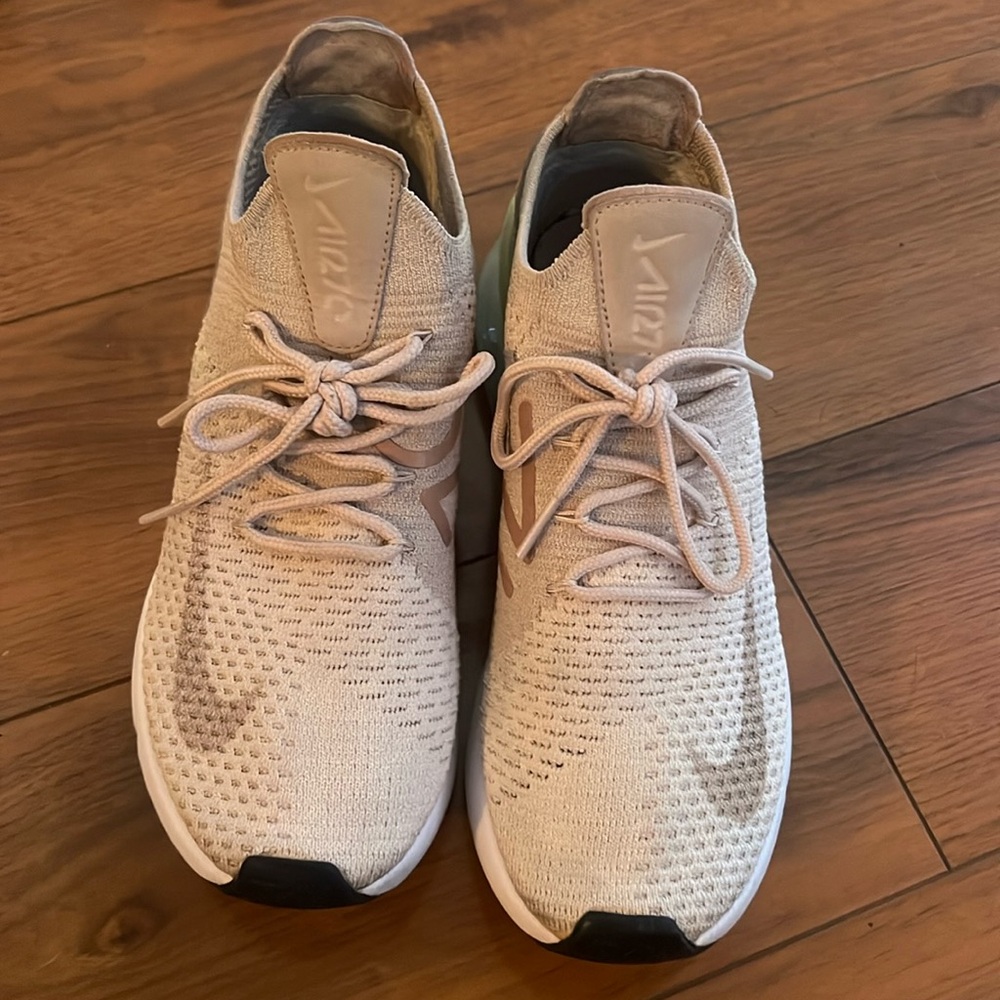 Flyknit 270s